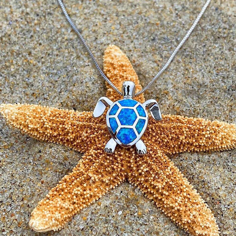 Kailea – Set aus Opal- und Silber-Schildkröten-Schmuck (Halskette + Ohrringe)