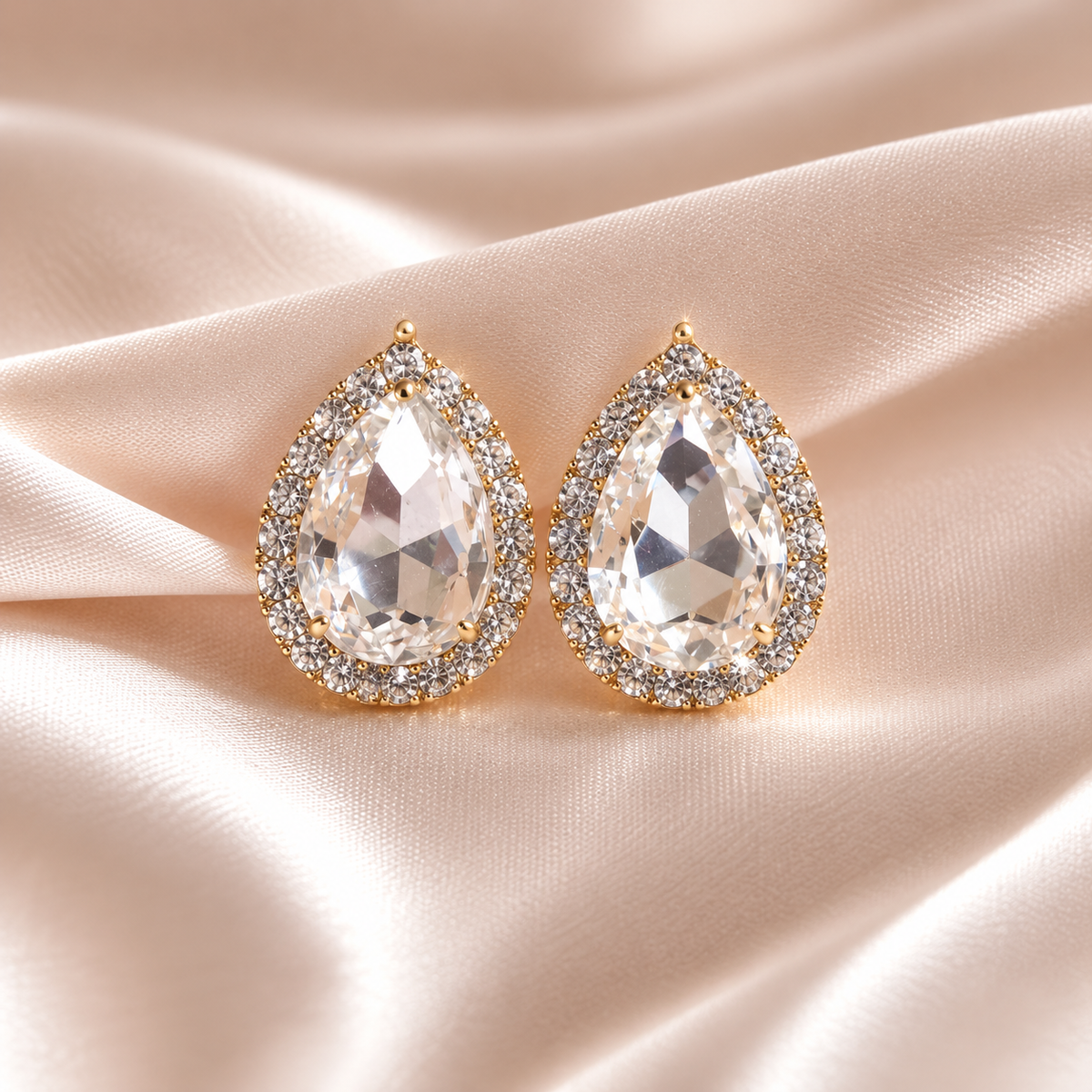 Lucy - Birnenförmige Diamant-Ohrringe
