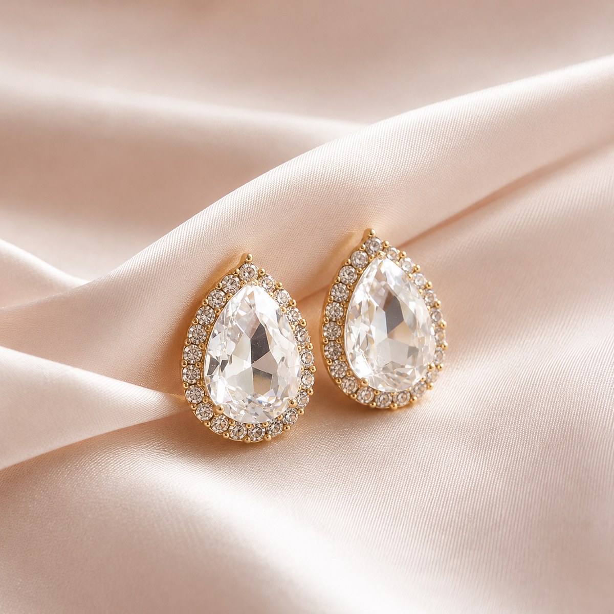Lucy - Birnenförmige Diamant-Ohrringe