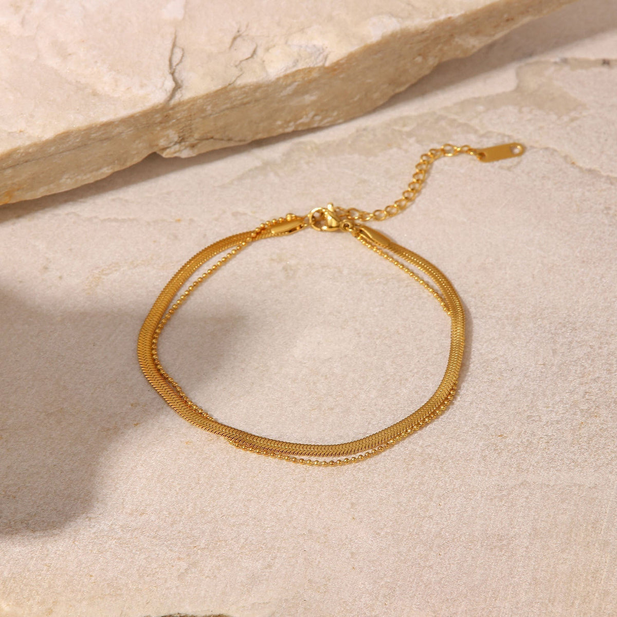 Frida – Goldene Fußkette