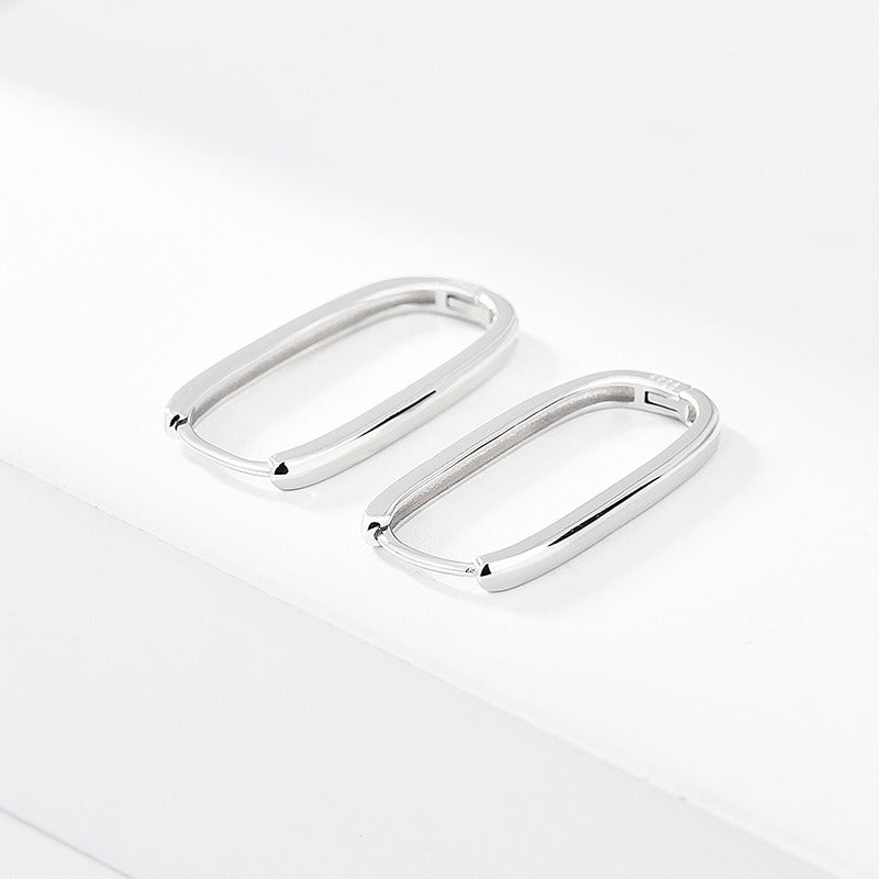 Laura – Retro Huggie-Creolen in Kastenform